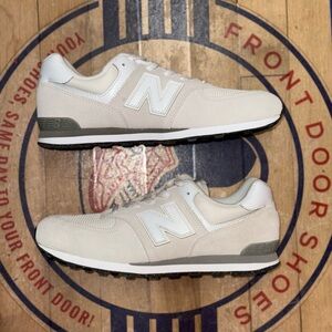 Kids New Balance 574 - Size 7Y / Women’s 8.5